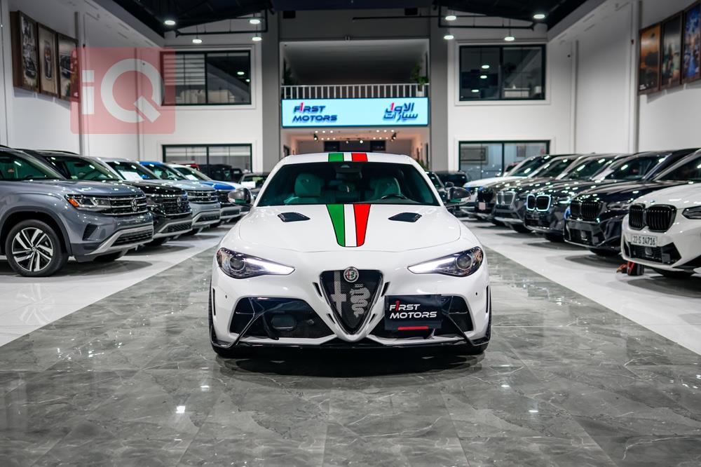 الفا روميو Giulia